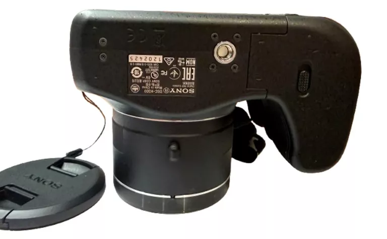 aparat-sony-dsc-h300-przekatna-ekranu-300