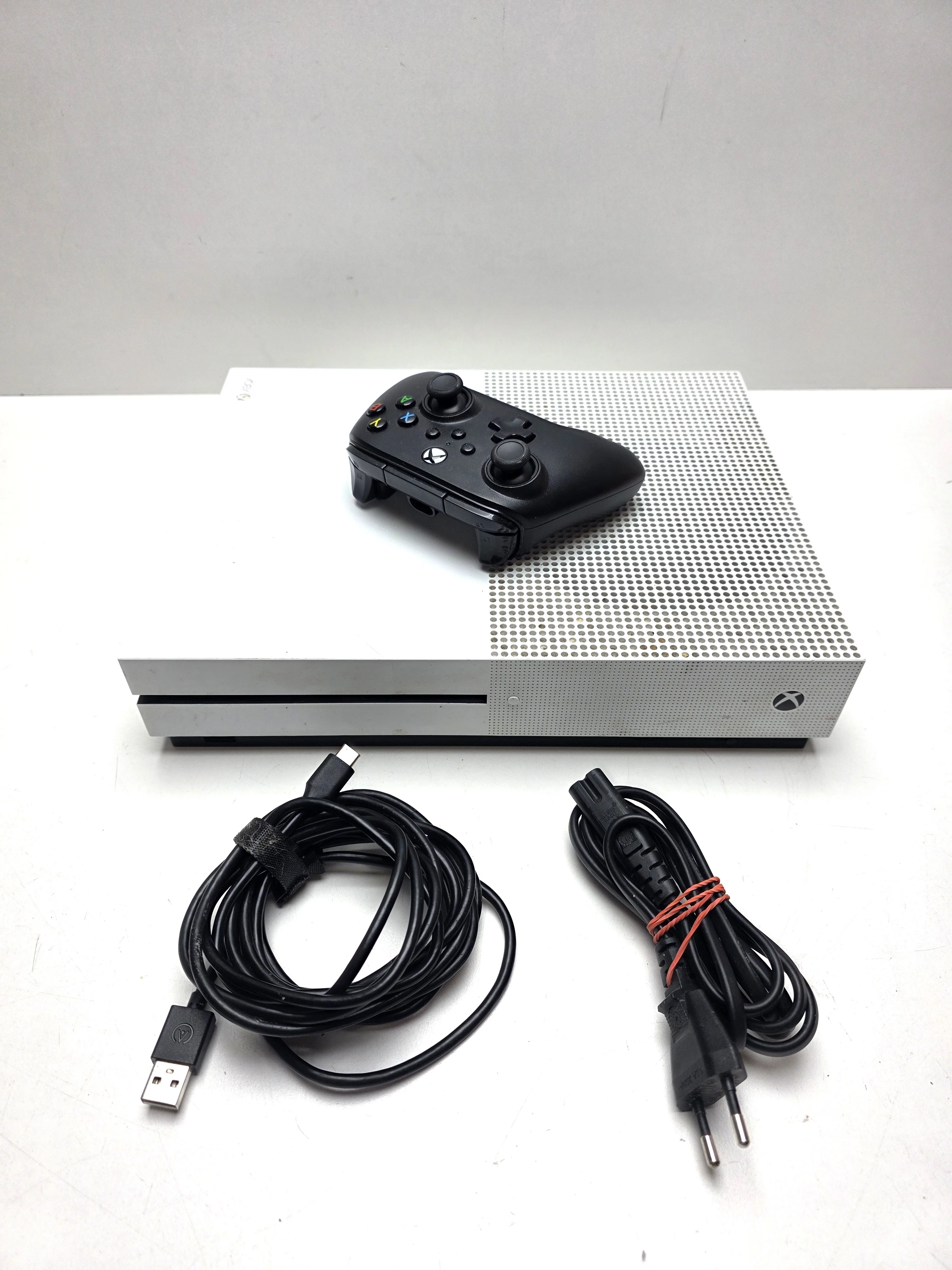 konsola-xbox-one-s-500-gb-pad-niepodleglosci-393-gryfice