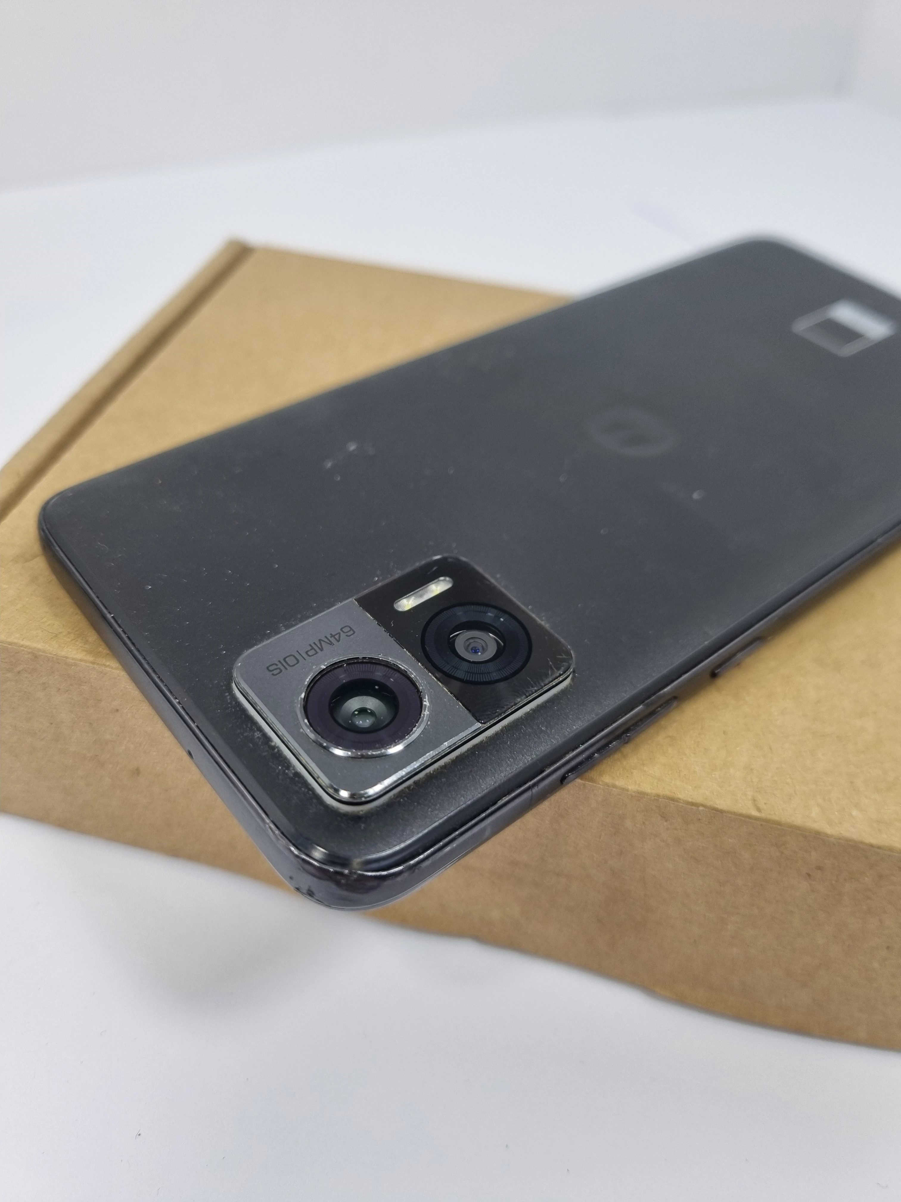 telefon-motorola-edge-30-neo-8128gb-kod-producenta-pav00004pl