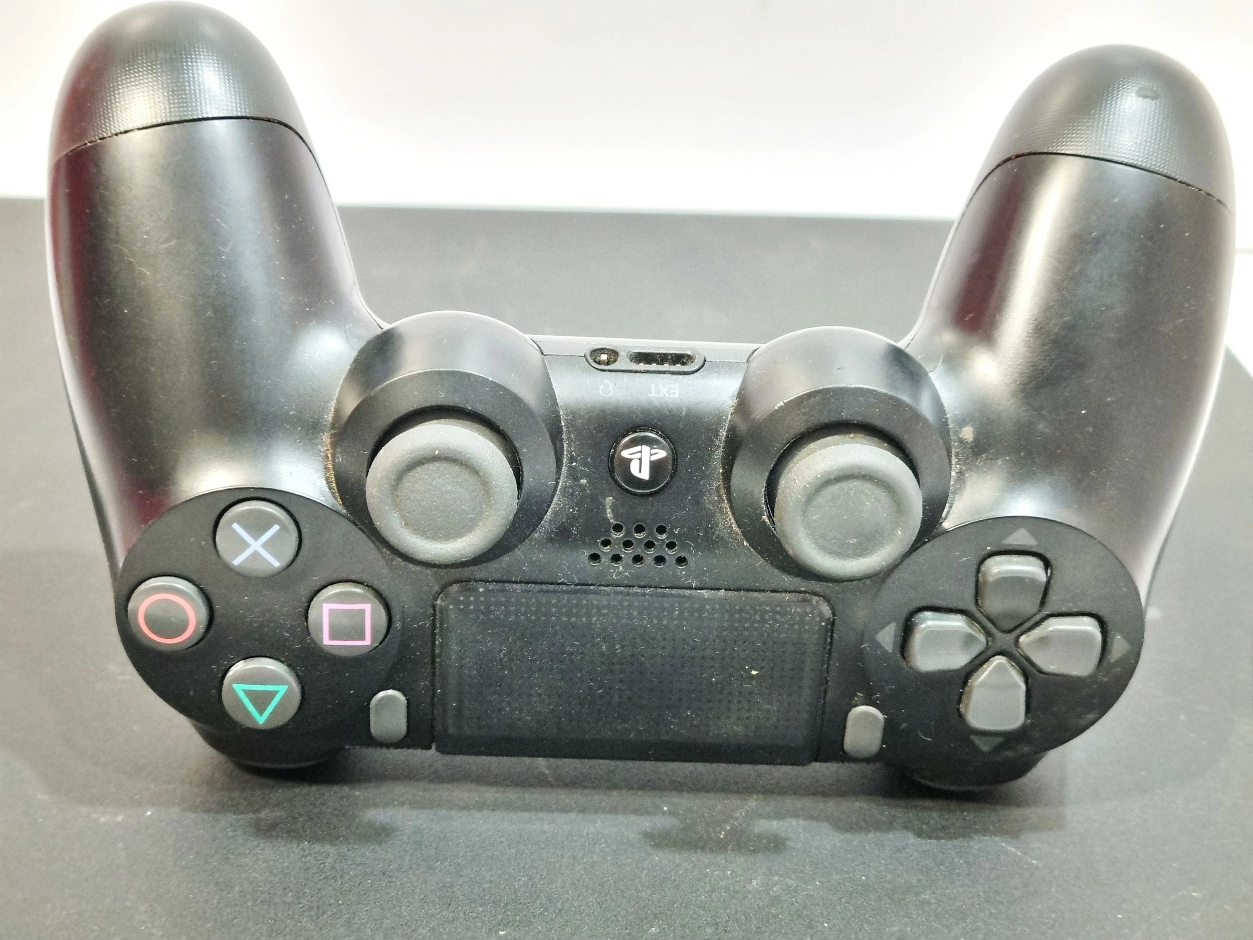 konsola-sony-ps4-pro-1tb-cuh-7016b-pad-stan-11323-2