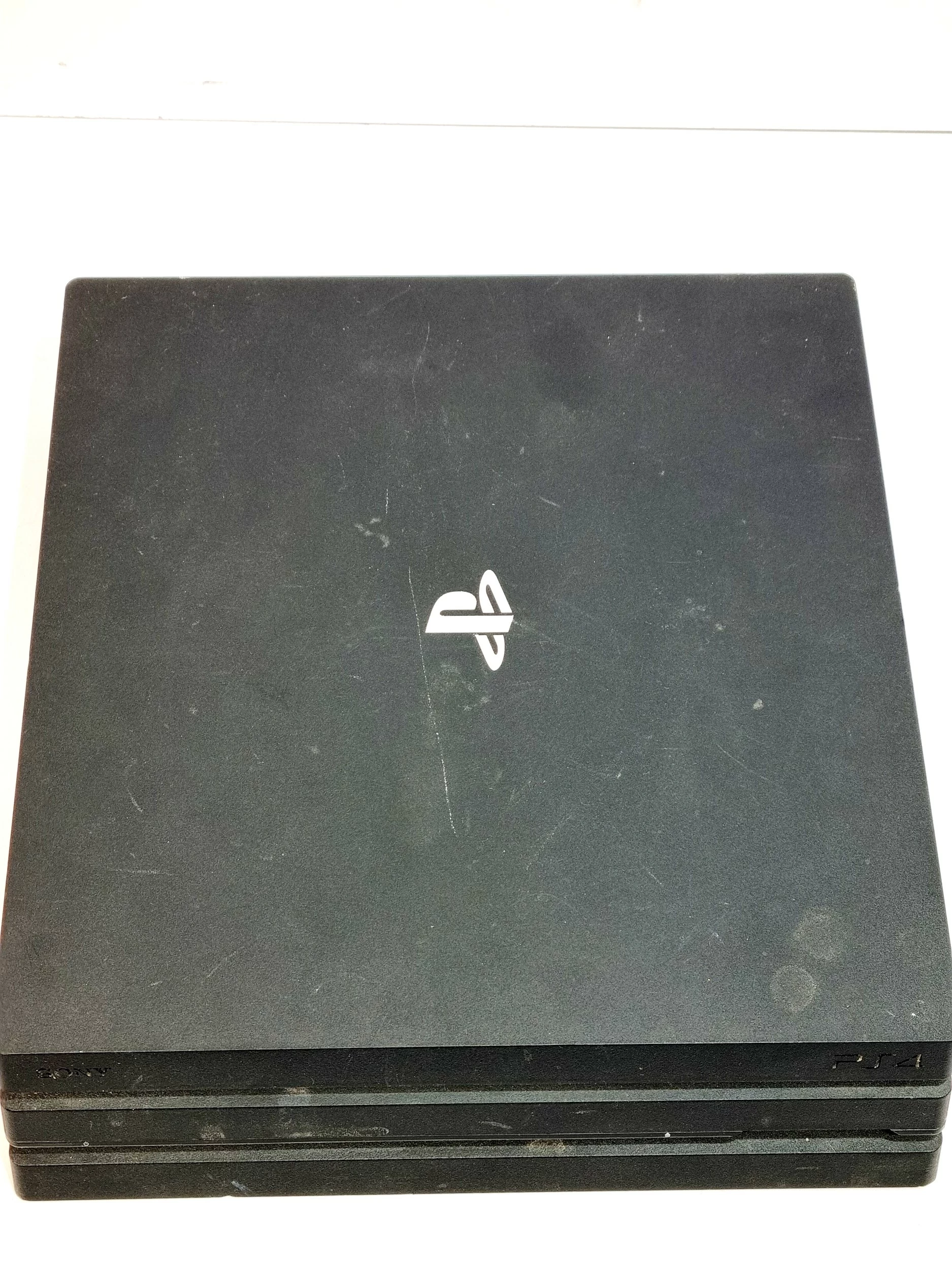 konsola-sony-ps4-pro-1tb-cuh-7016b-pad-liczba-kontrolerow-w-zestawie-205994-225550