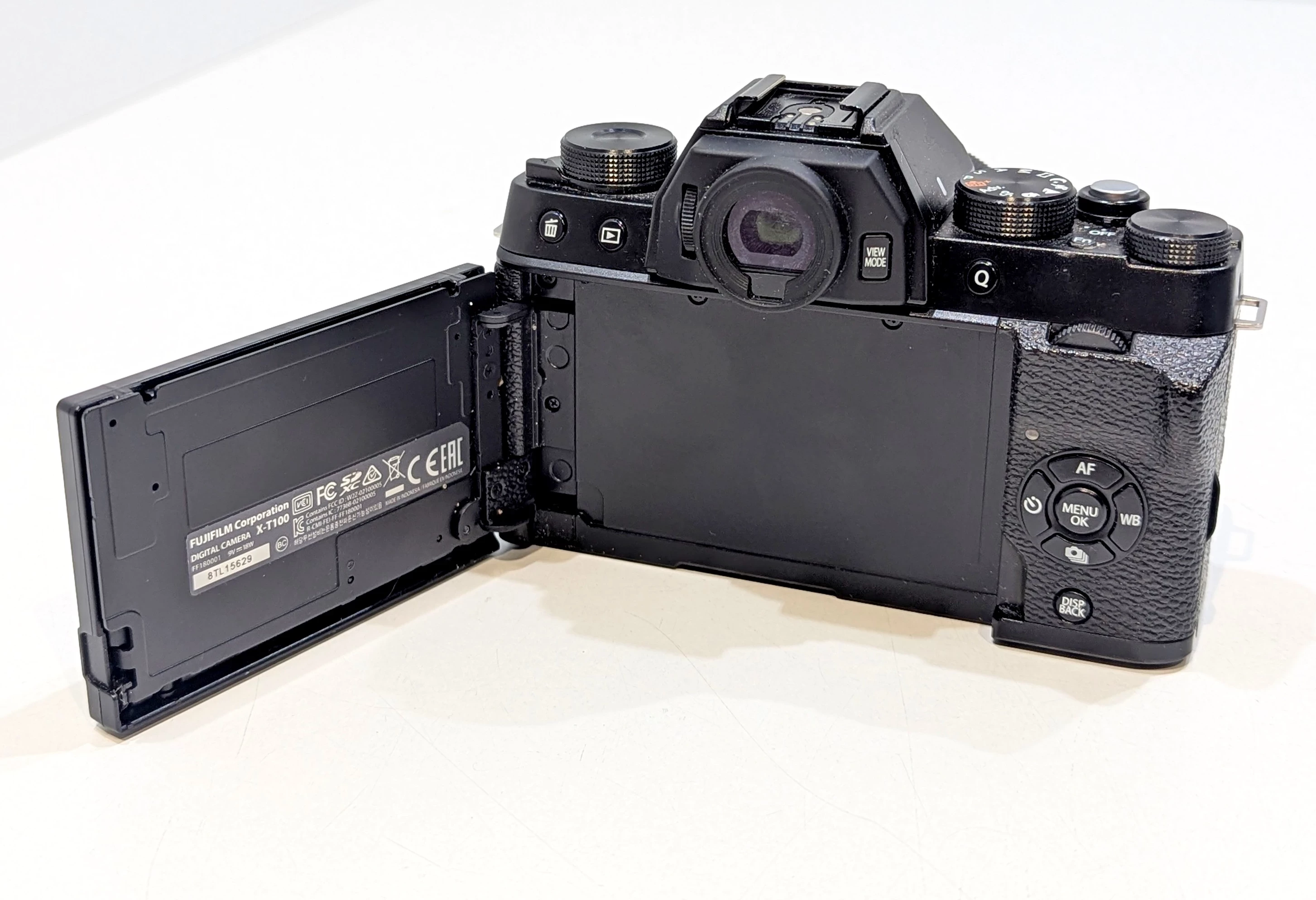 aparat-fujifilm-x-t100-z-obiektywem-15-45-kod-producenta-fujifilm-x100t-black