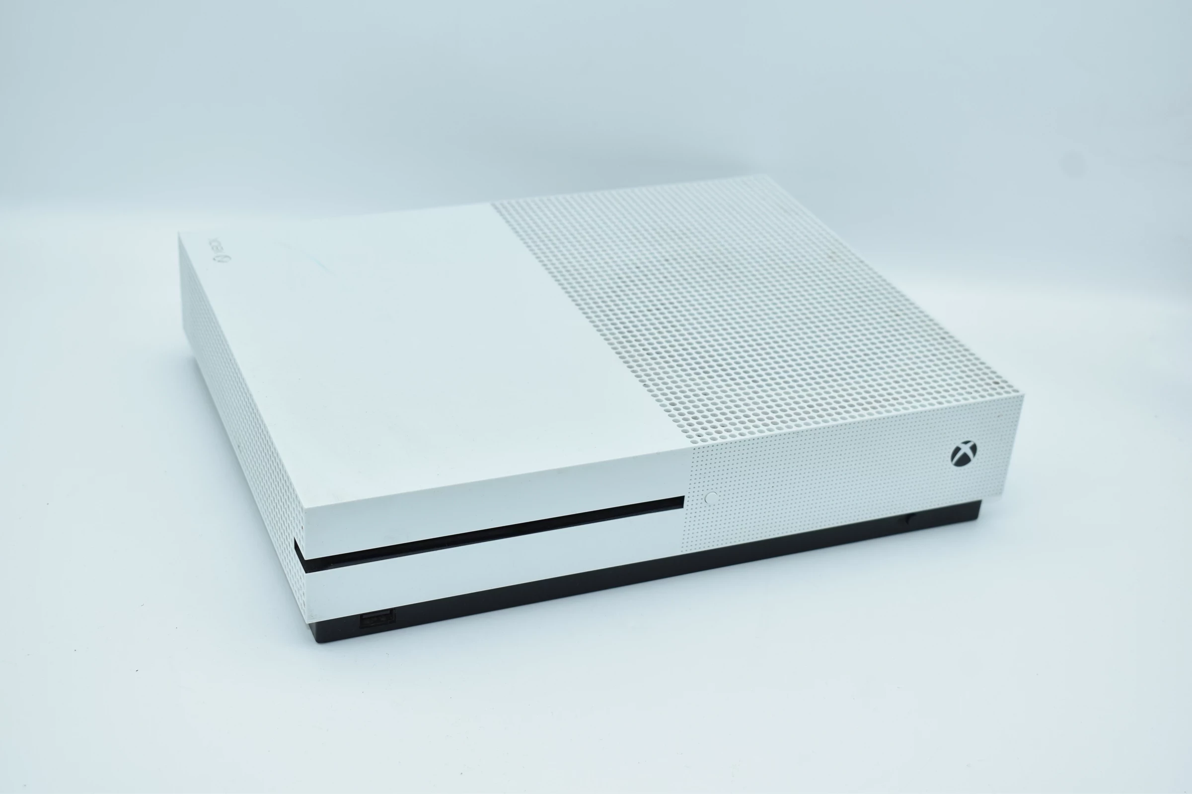 konsola-xbox-one-s-1tb-padkabel-zasilajacy-wersja-konsoli-130591-766411