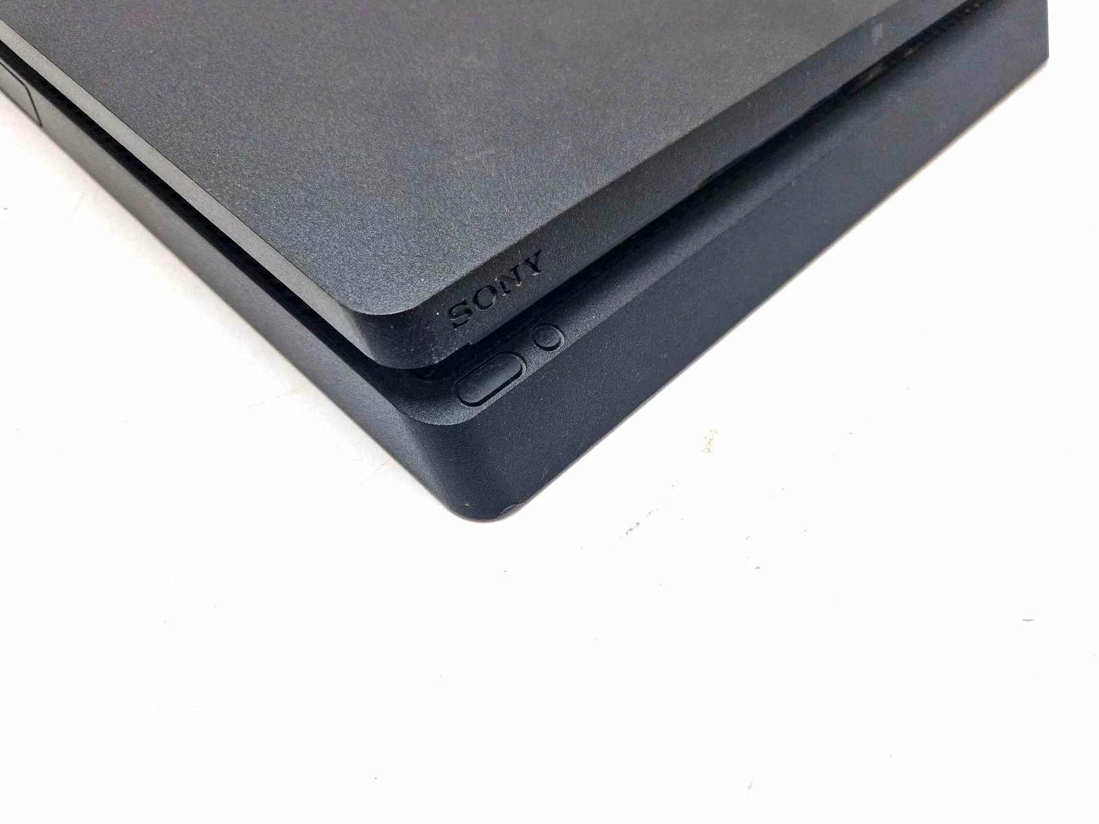 konsola-ps4-slim-2-pady-wersja-130590-2