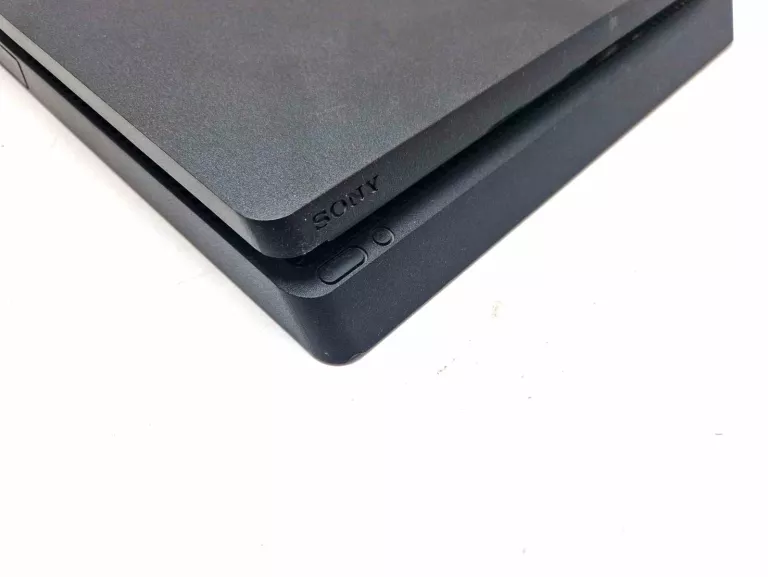 konsola-ps4-slim-2-pady-wersja-130590-2
