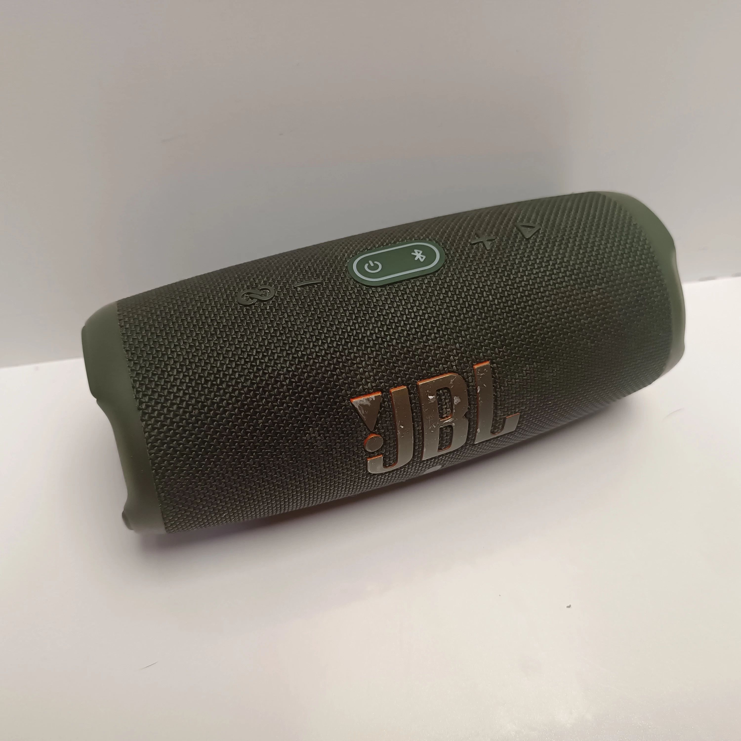 glosnik-jbl-charge-5-stan-11323-2