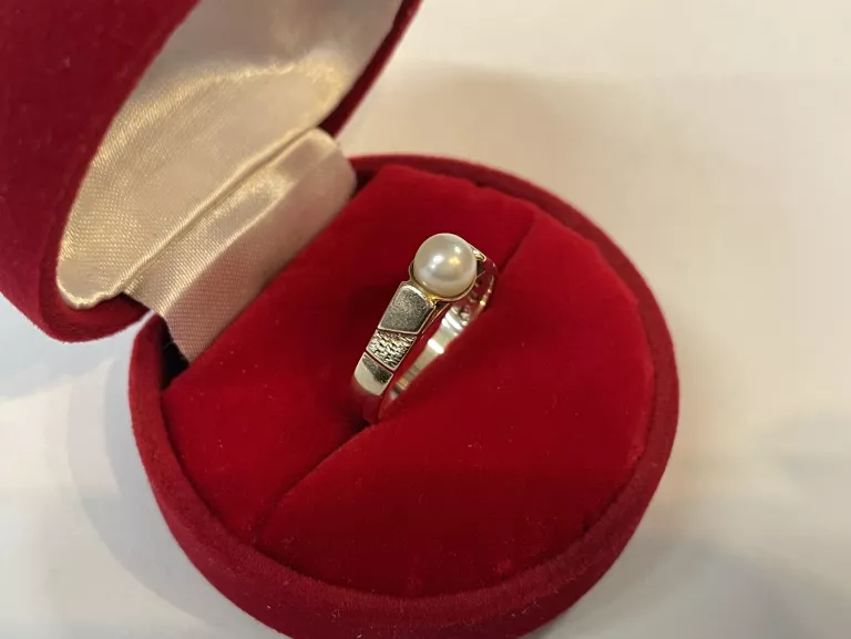 zloty-pierscionek-585-392g-r14-rodzaj-2205-2