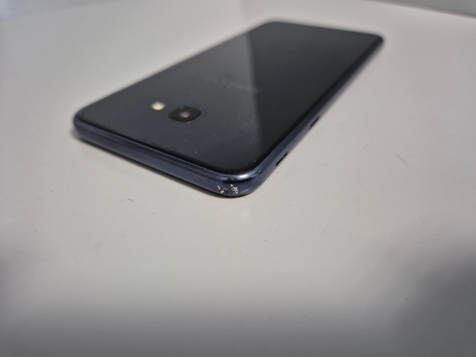 samsung-galaxy-j4-232gb-przekatna-ekranu-600