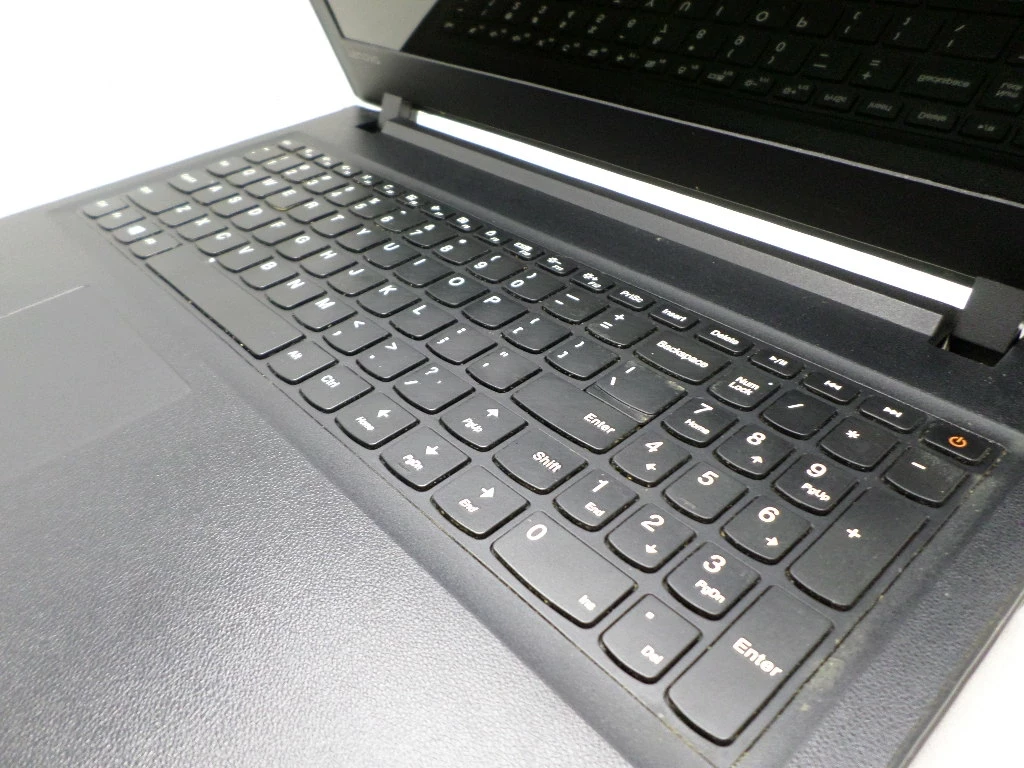 laptop-lenovo-ideapad-110-15isk-4gb-i3-1tb-przekatna-ekranu-1560