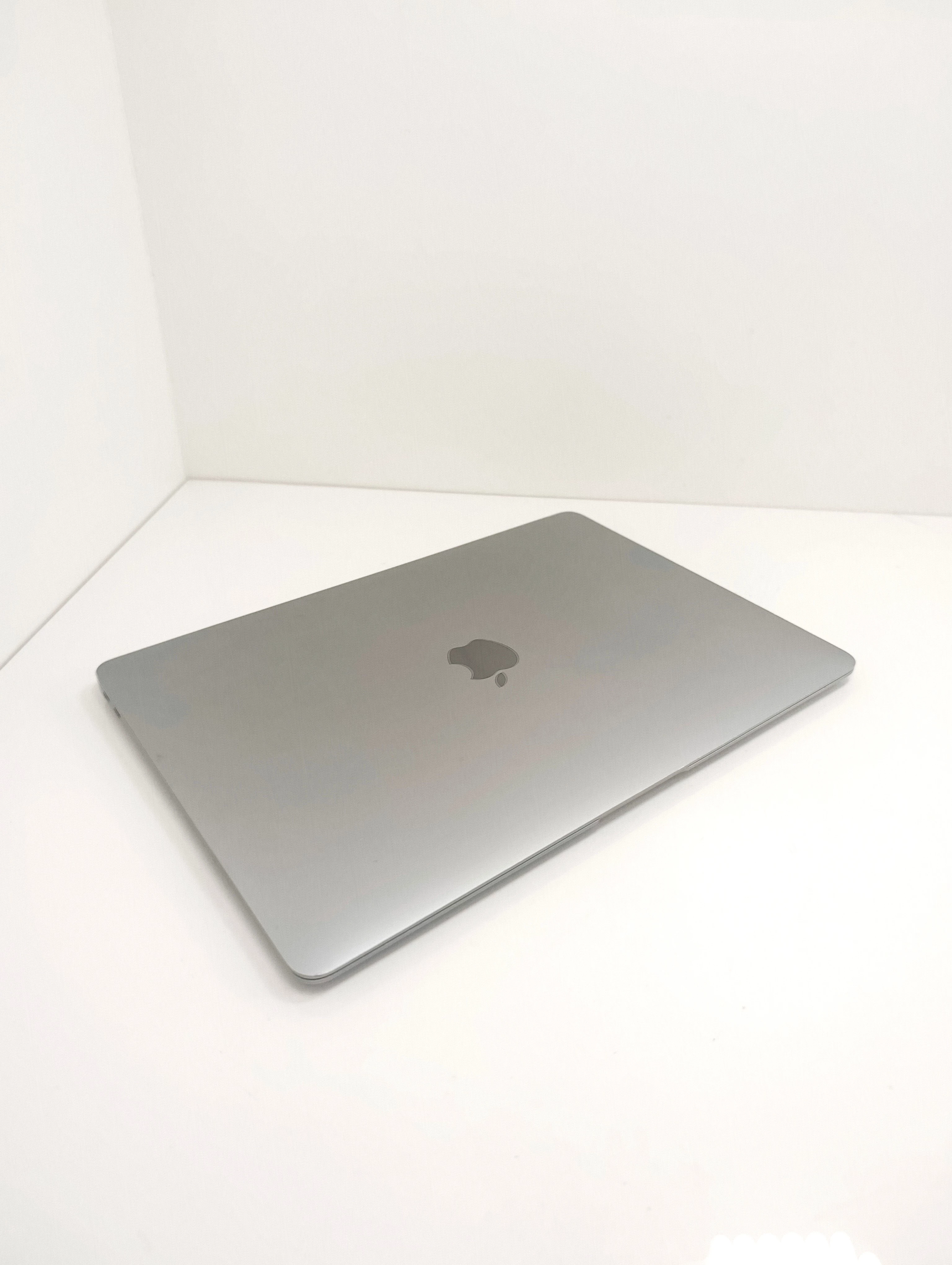 laptop-apple-macbook-air-a2337-m1-8256gb-pojemnosc-dysku-256