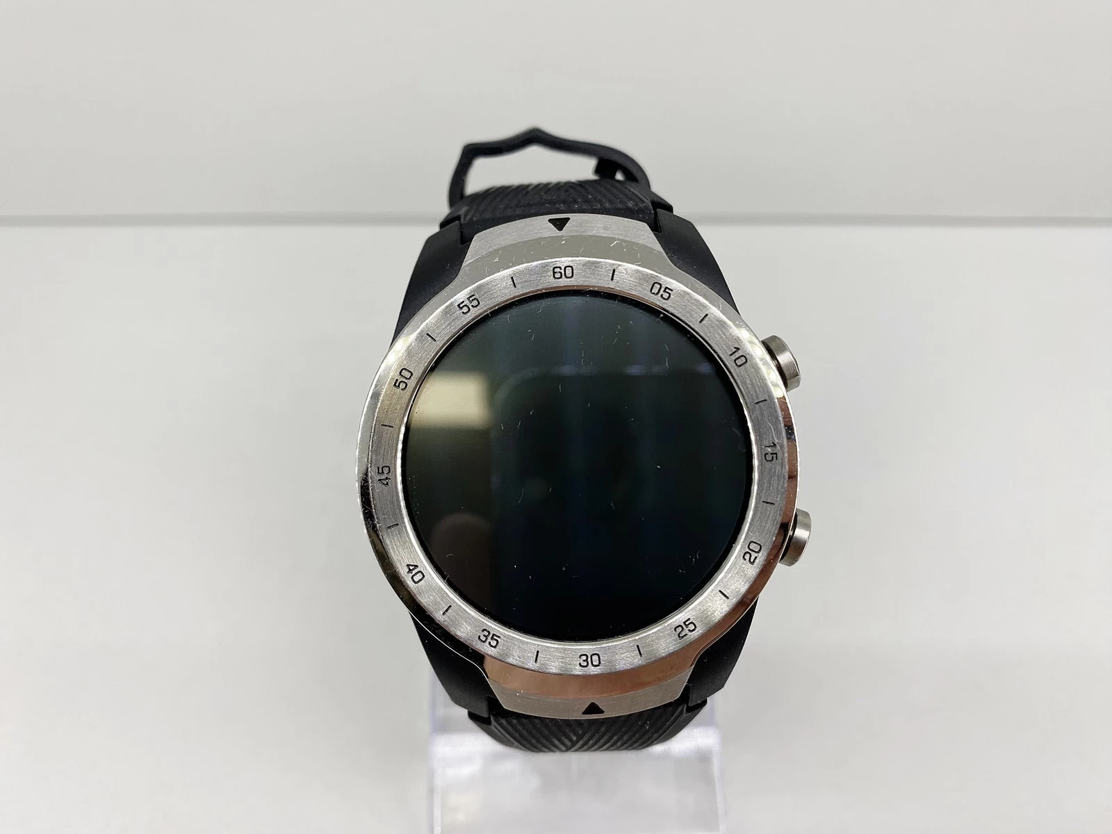 smartwatch-ticwatch-pro-2020-srebrny-stan-11323-2