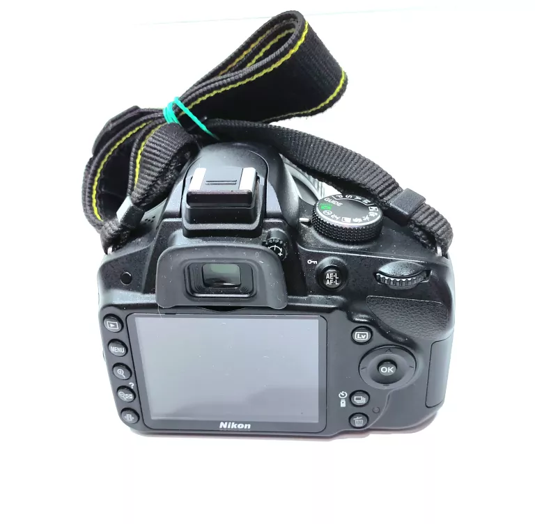 nikon-d3200-i-obiektyw-rozdzielczosc-2420