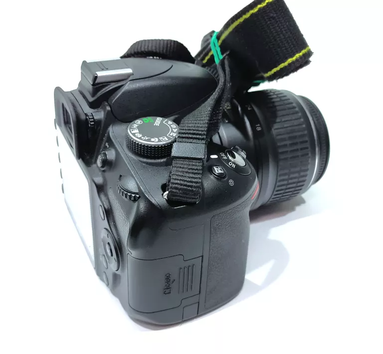 nikon-d3200-i-obiektyw-w-zestawie-814-2