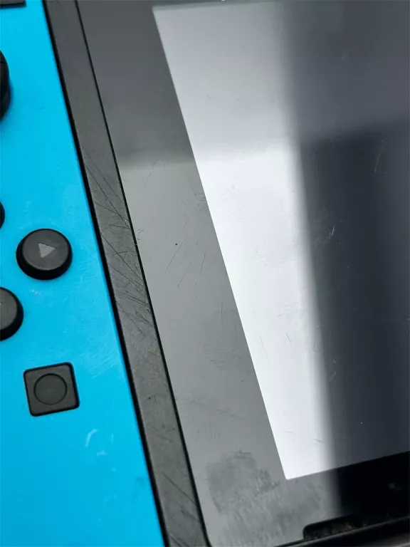 konsola-nintendo-switch-hac-001-liczba-kontrolerow-w-zestawie-205994-225554