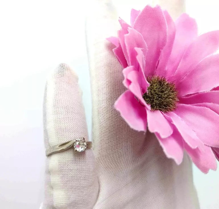 zloty-pierscionek-z-brylantem-p585-rodzaj-2205-16