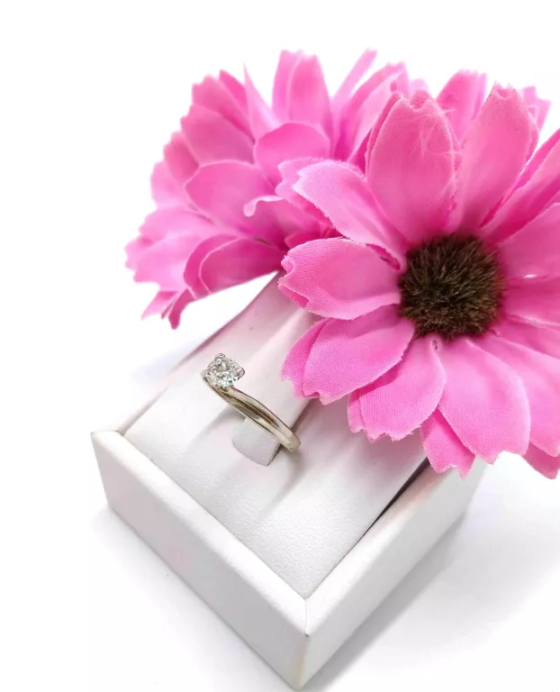 zloty-pierscionek-z-brylantem-p585-marka-248811-958954