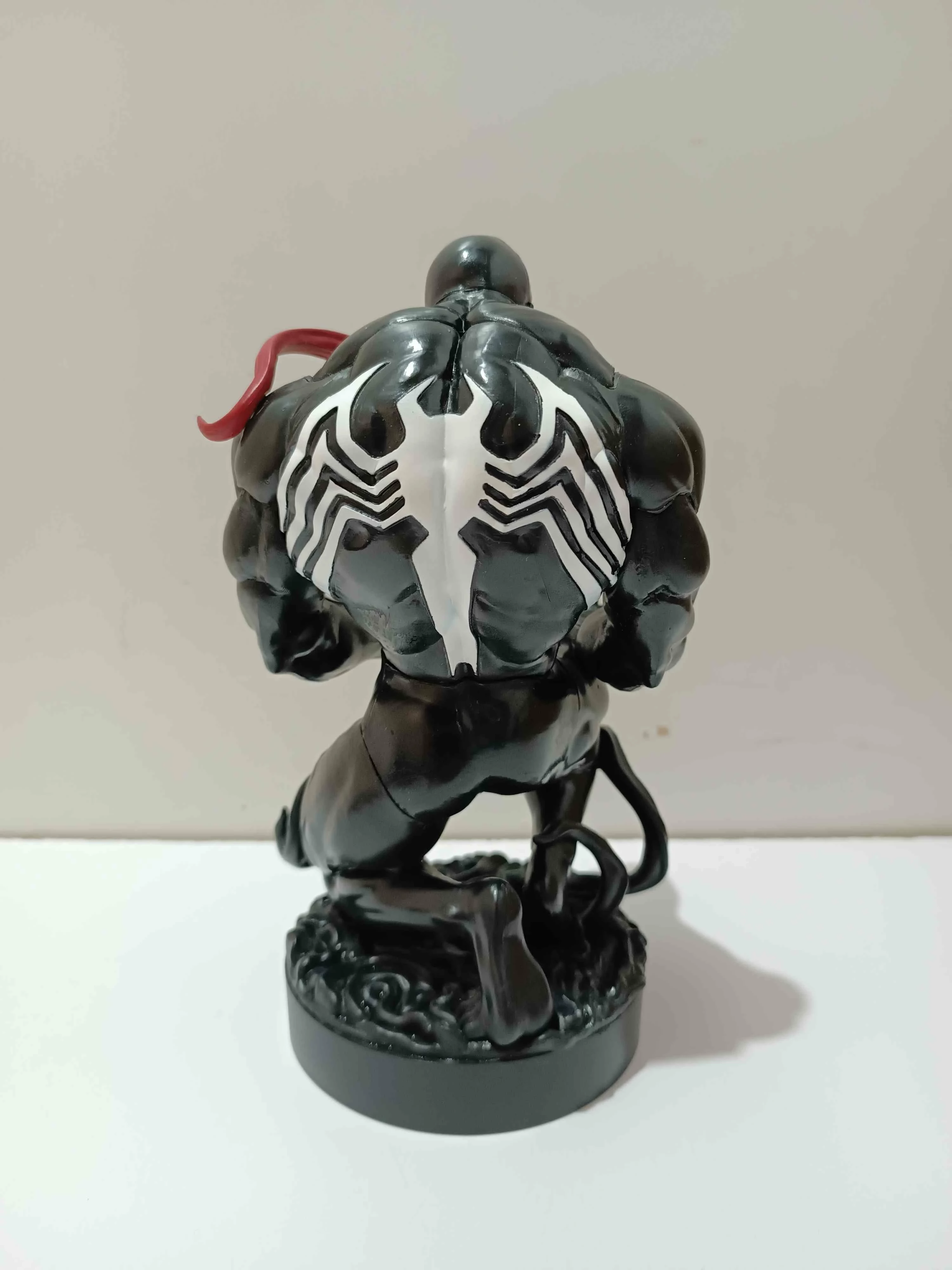 stojak-na-pada-stojak-na-telefon-marvel-venom-stan-11323-2