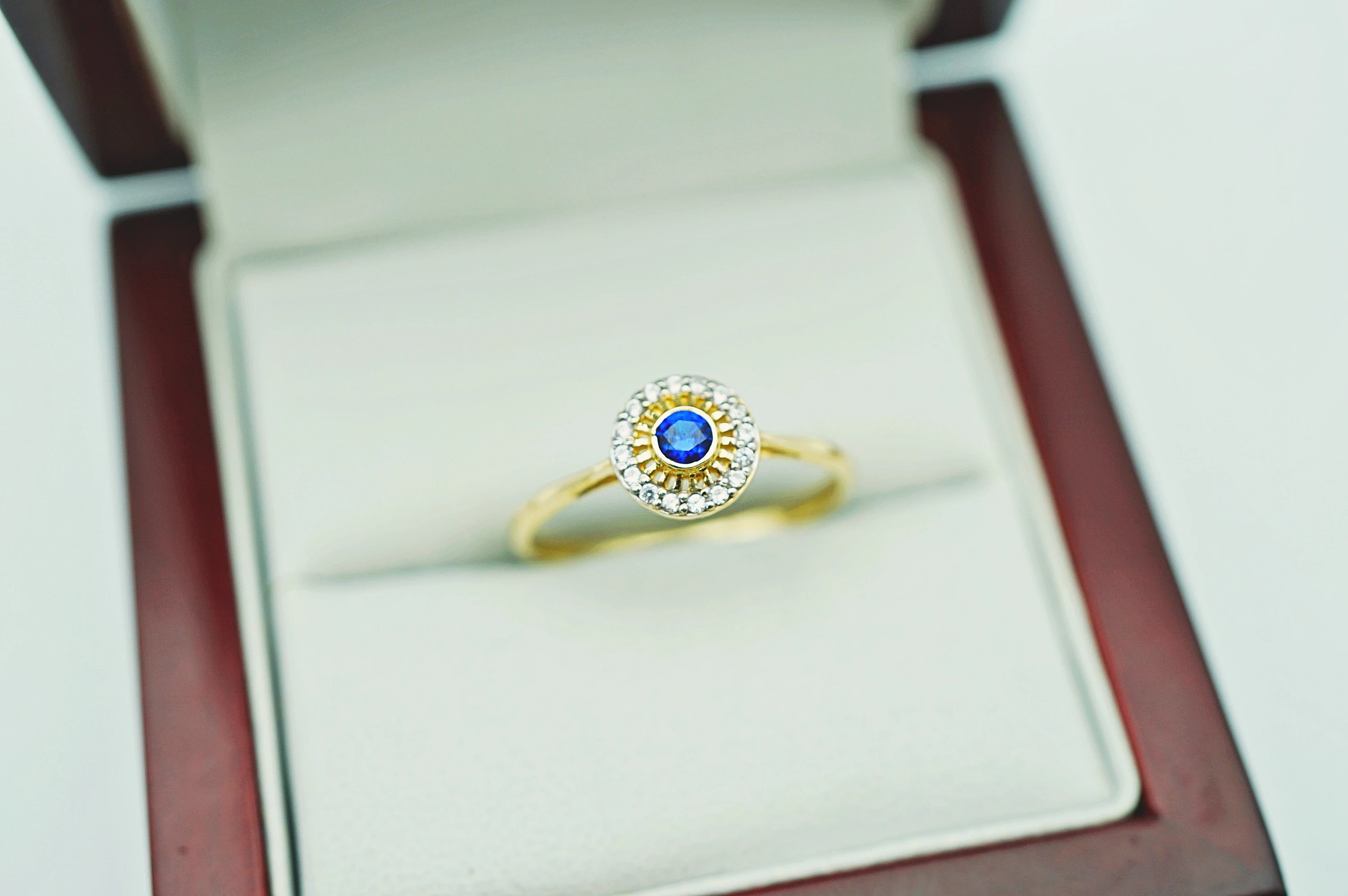 zloty-pierscionek-niebieski-kamien-halo-pr585-14k-r17-185g-kamien-17088-128