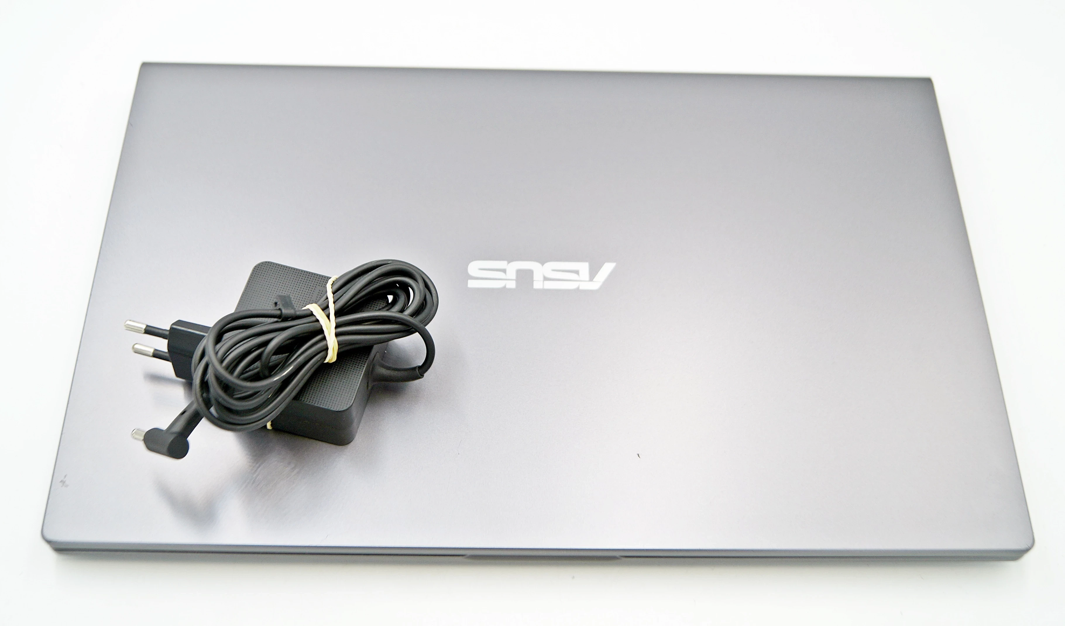 laptop-asus-x515j-i3-8-gb-ram-ssd-512-gb-win-11-h-zasilacz-liczba-rdzeni-procesora-4329-2