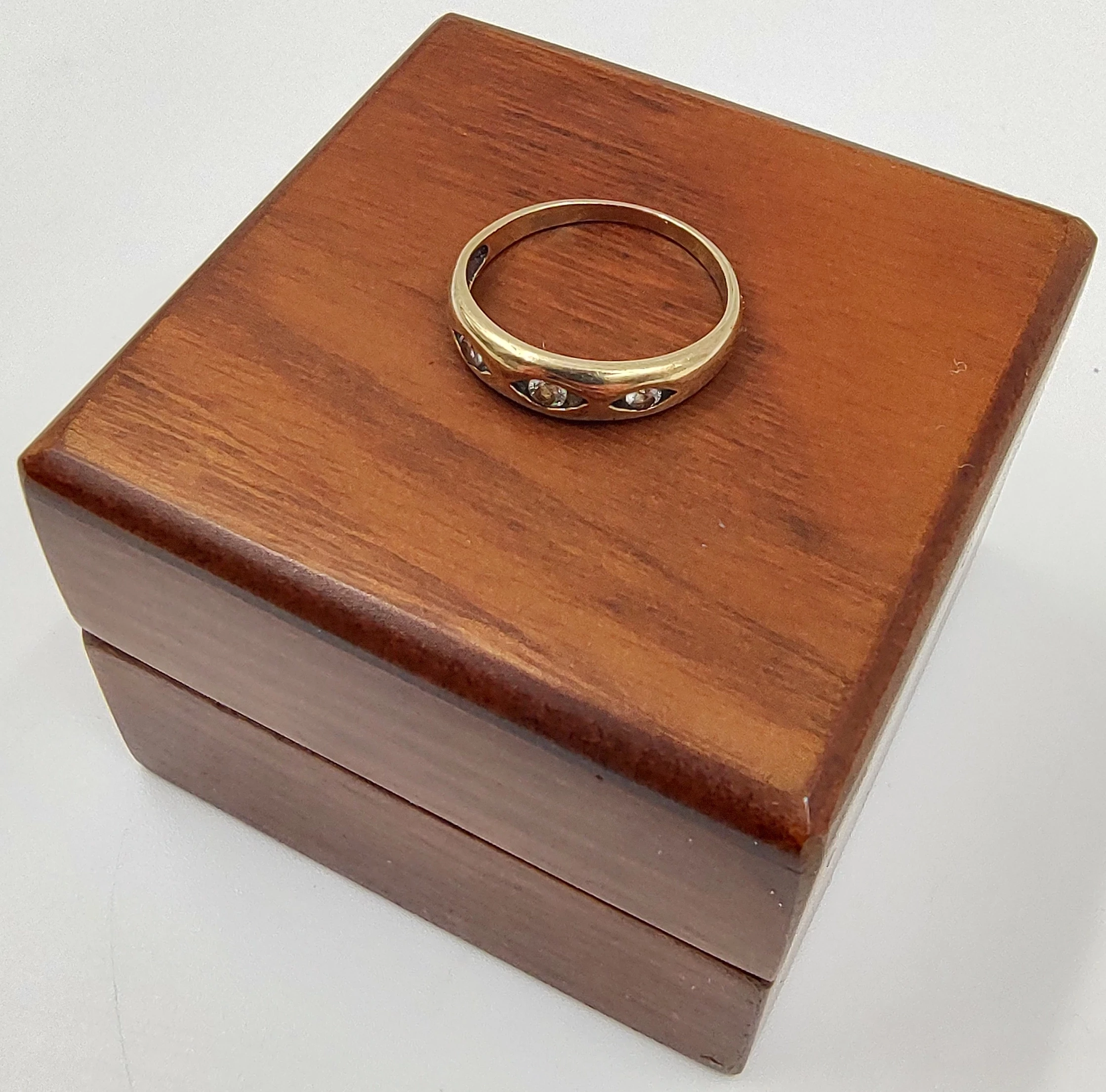 ciekawy-zloty-pierscionek-333168g-kamien-17088-524288