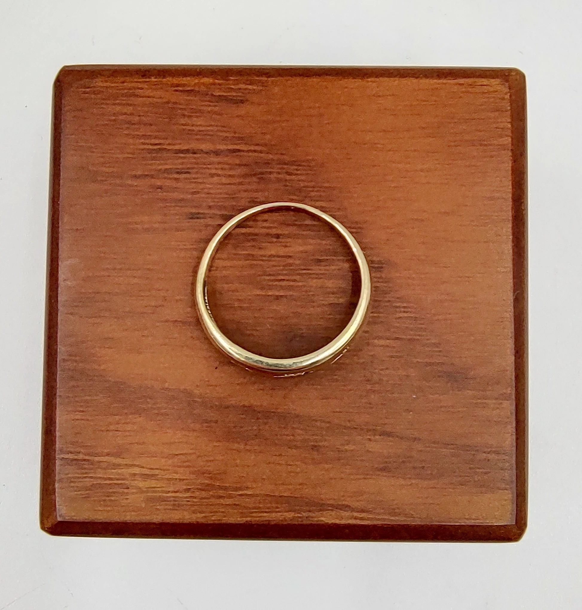 ciekawy-zloty-pierscionek-333168g-stan-11323-2