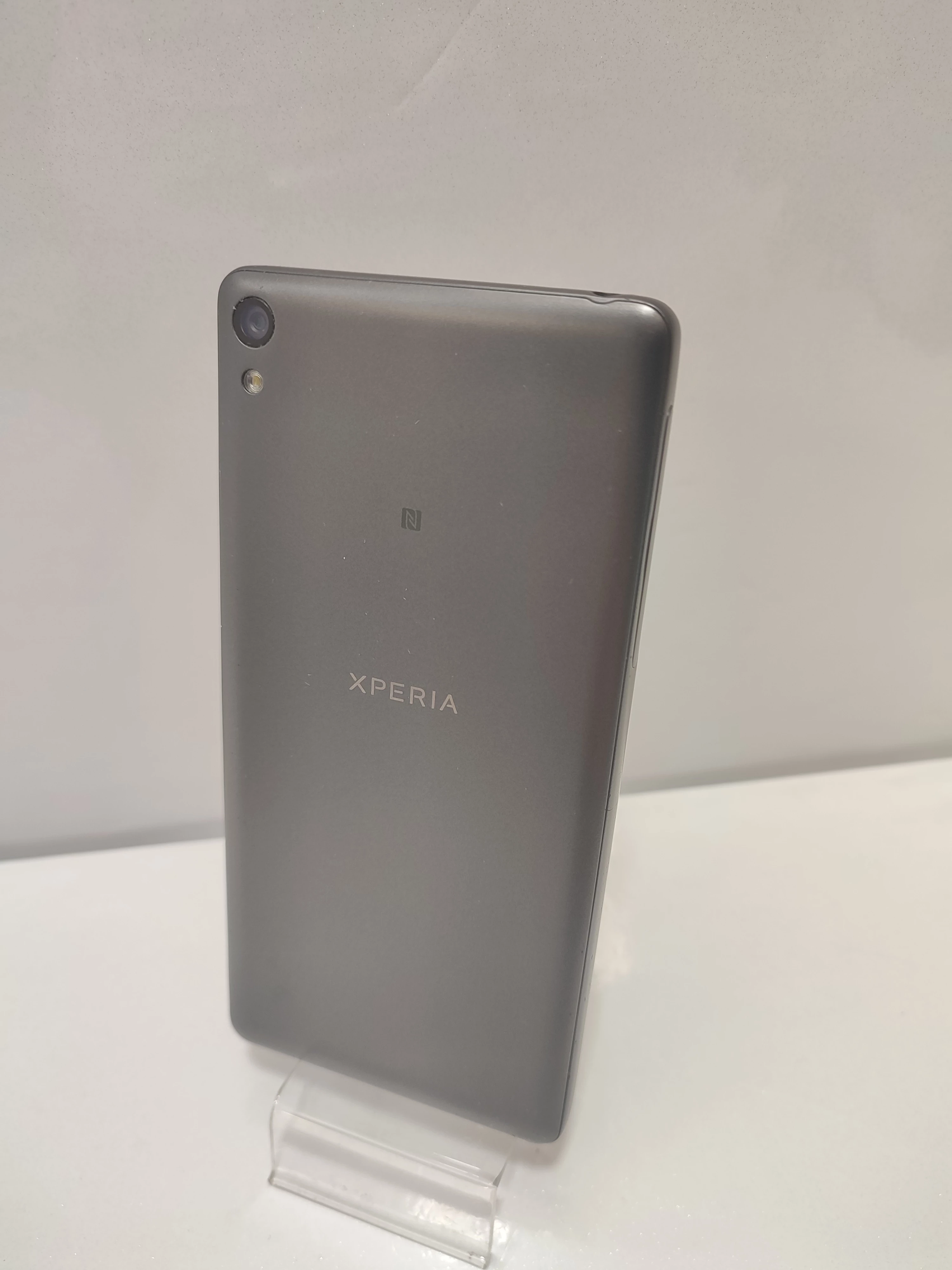 telefon-sony-xperia-e5-ean-gtin-0767023349874