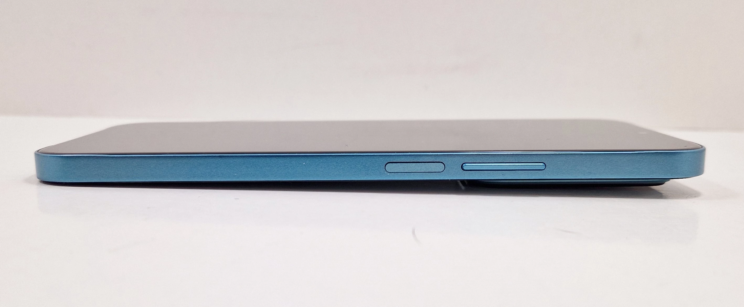 honor-200-lite-8256-gb-niebieski-przekatna-ekranu-670