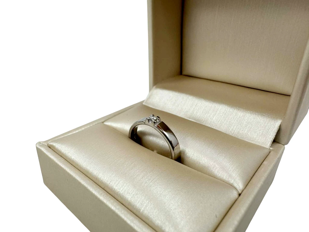 zloty-pierscionek-z-brylantem-003-ct-pr-585-w347g-r-10-z-certyfikatem-waga-347