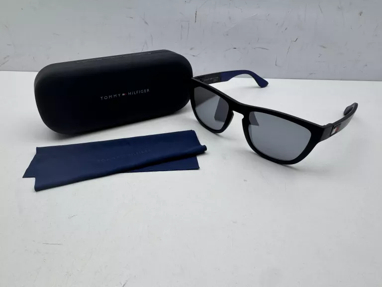 okulary-tommy-hilfiger-th1856-etui-plac-kosciuszki-20-wroclaw