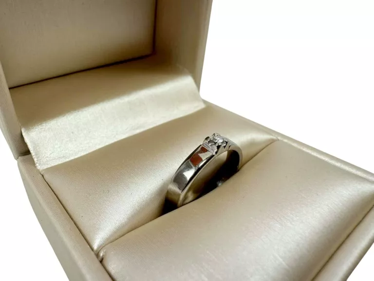 zloty-pierscionek-z-brylantem-003-ct-pr-585-w347g-r-10-z-certyfikatem-rozmiarsrednica-wew-mm-372-10