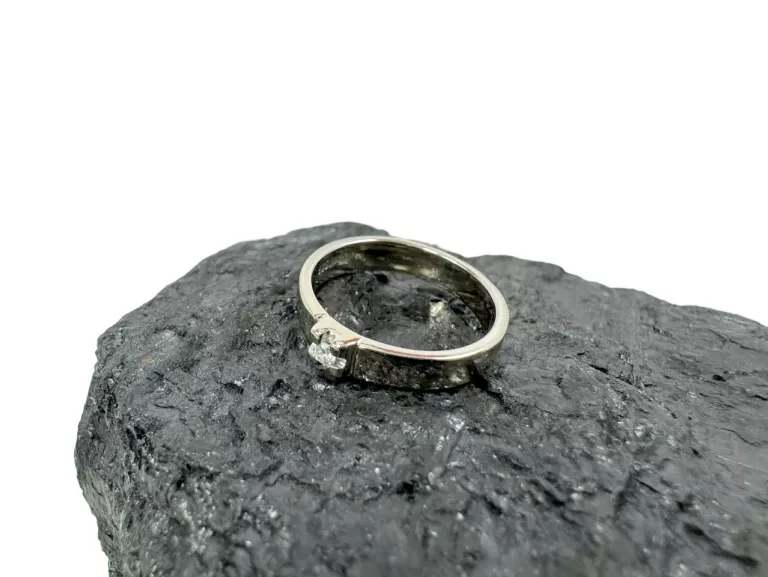 zloty-pierscionek-z-brylantem-003-ct-pr-585-w347g-r-10-z-certyfikatem-stan-11323-2