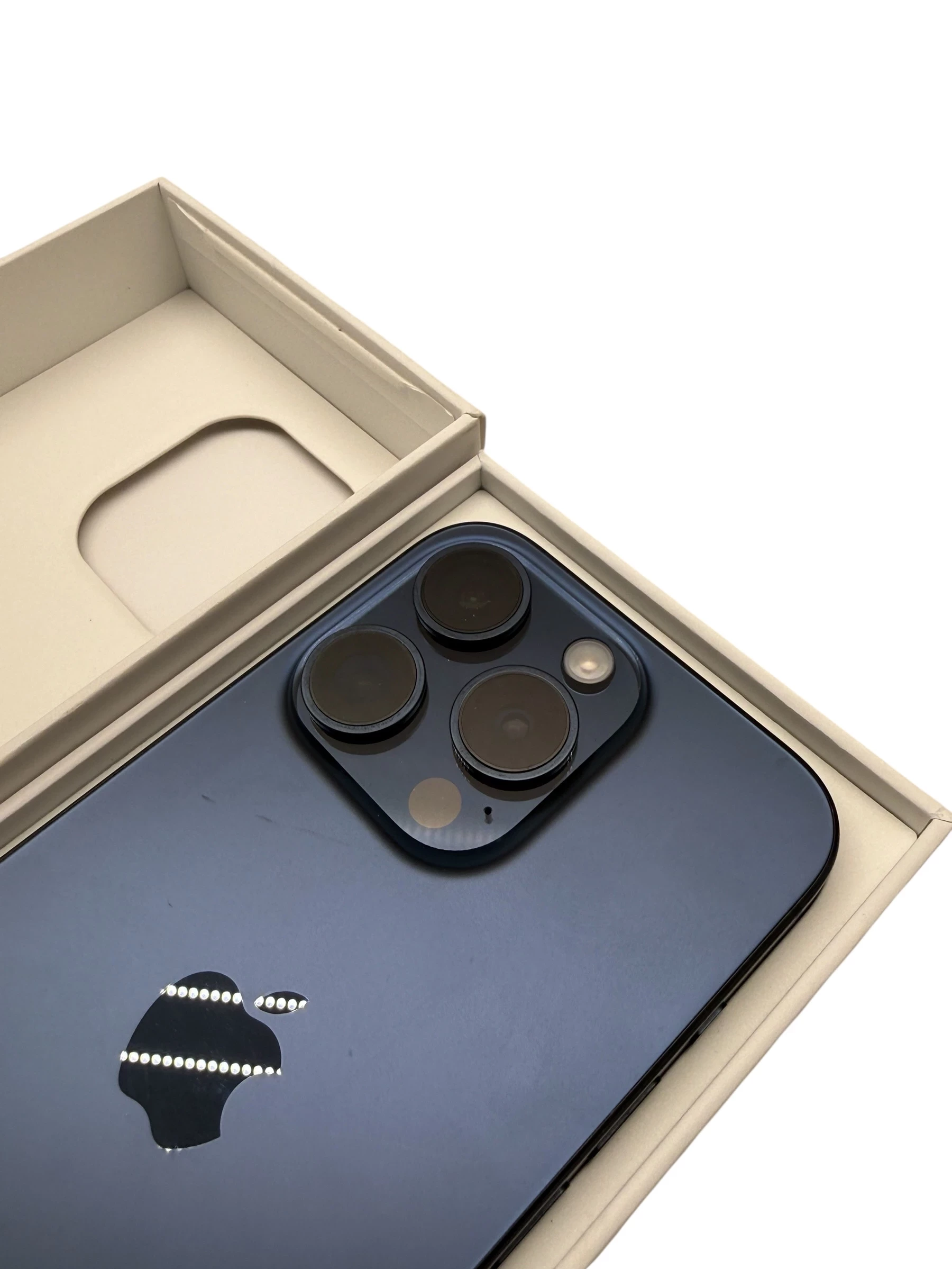 telefon-apple-iphone-15-pro-128gb-89-145-cykli-stan-11323-2