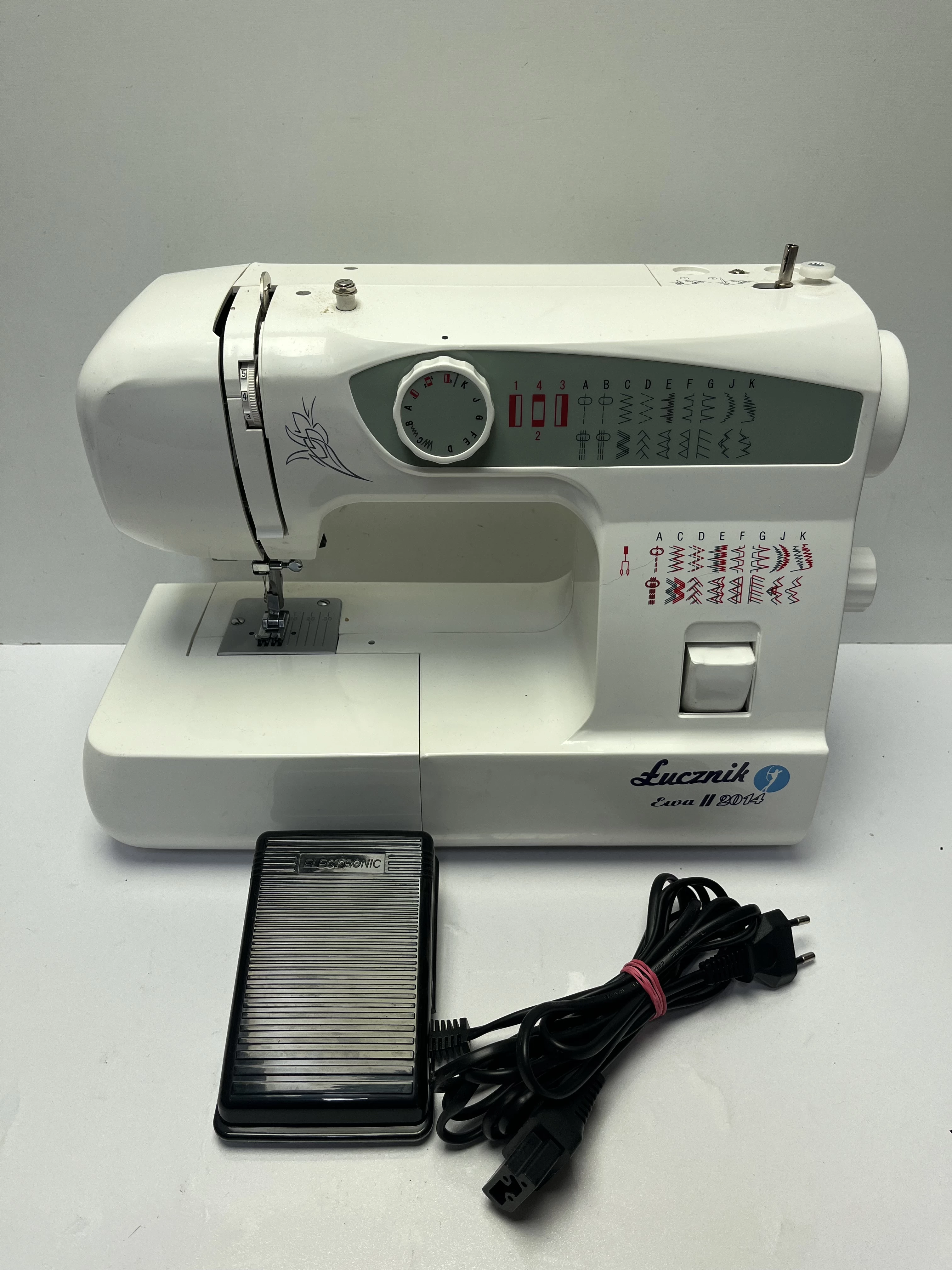 maszyna-do-szycia-lucznik-ewa-ii-2014-osiedle-teatralne-3u15-krakow