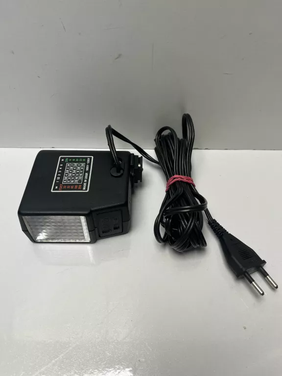 lampa-blyskowa-norma-fil-46-osiedle-teatralne-3u15-krakow