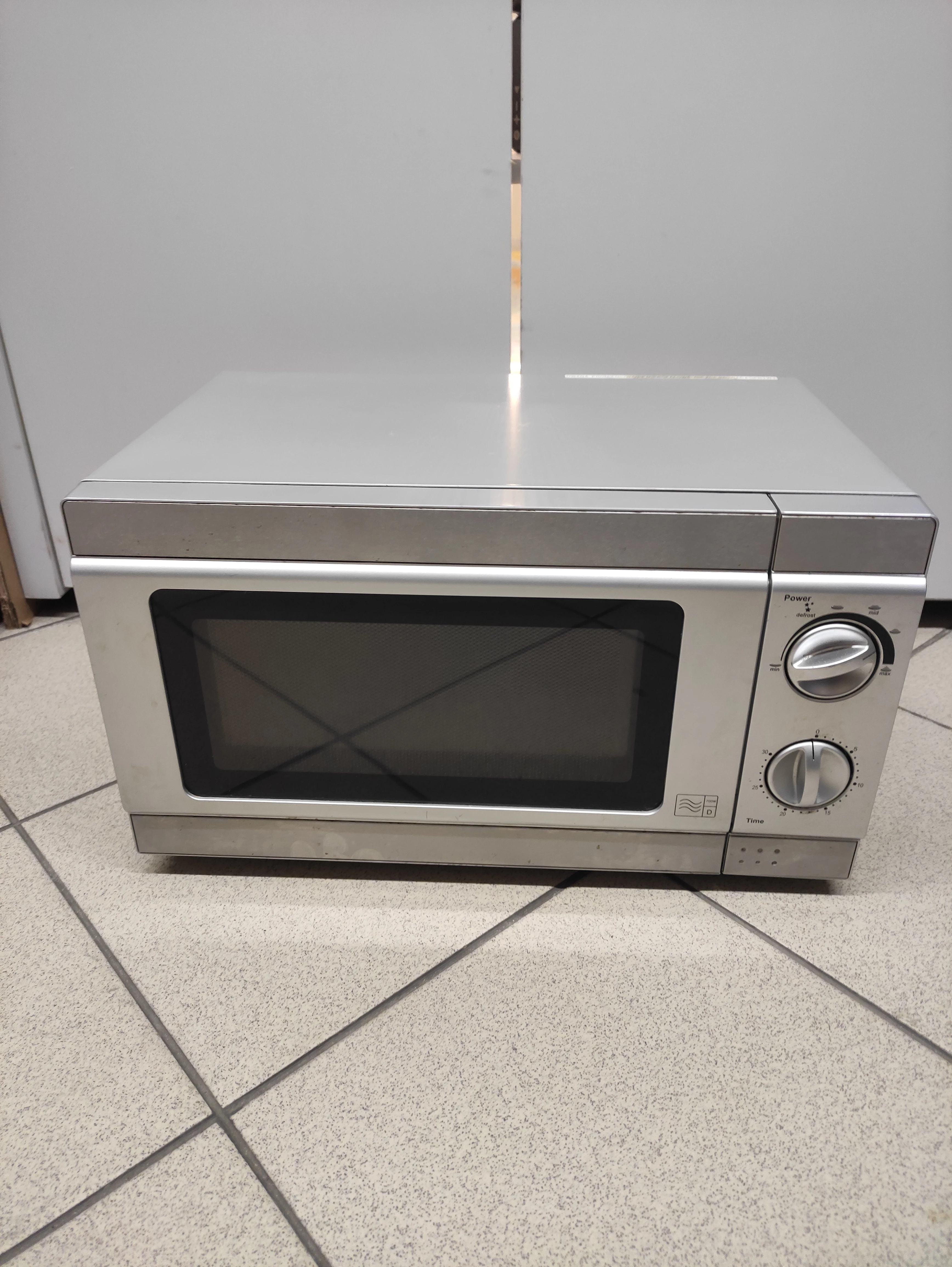 mikrofalowka-mms07-tesco-os-jagiellonskie-65-gniezno