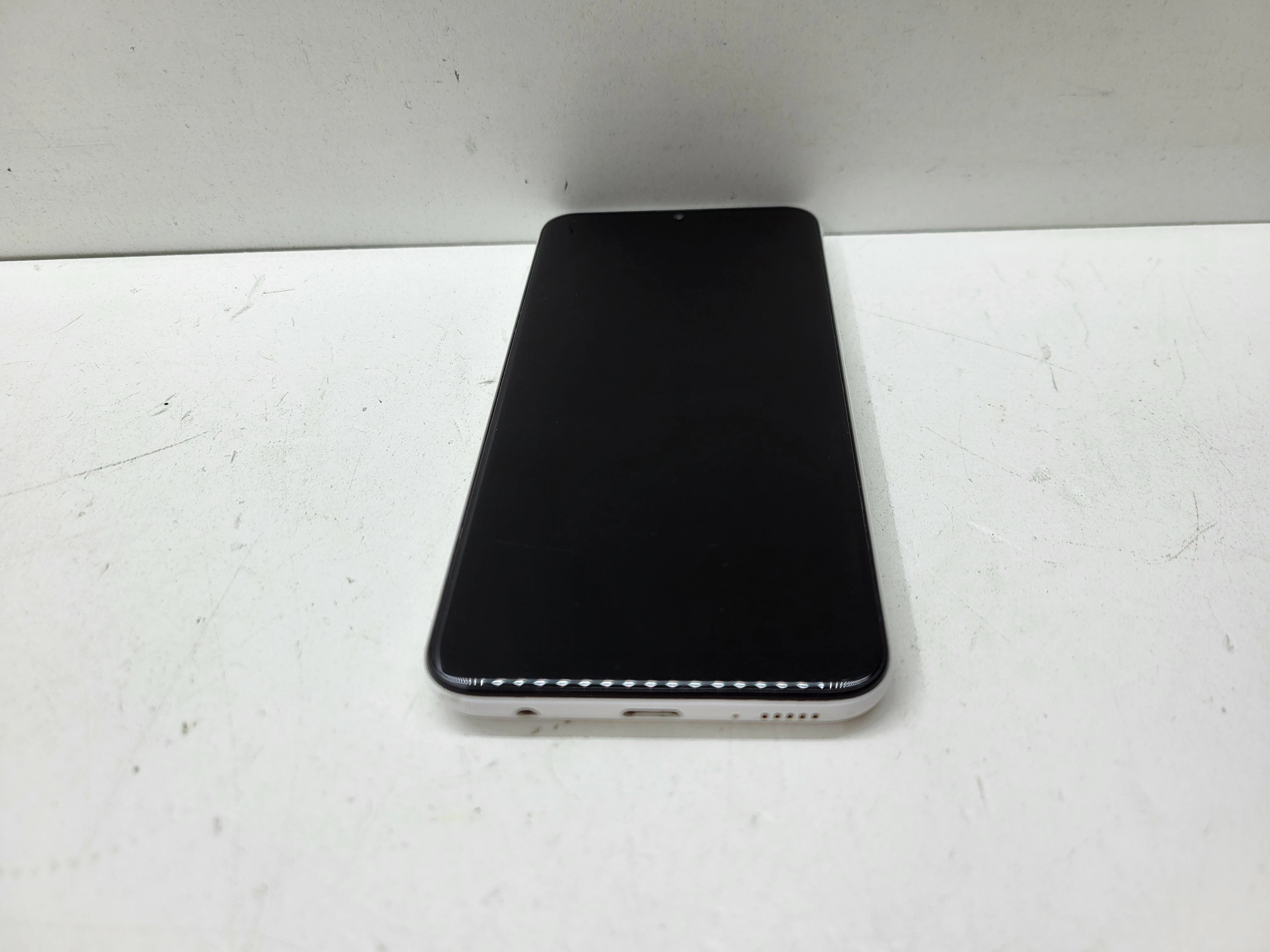 samsung-galaxy-a20e-stan-11323-2