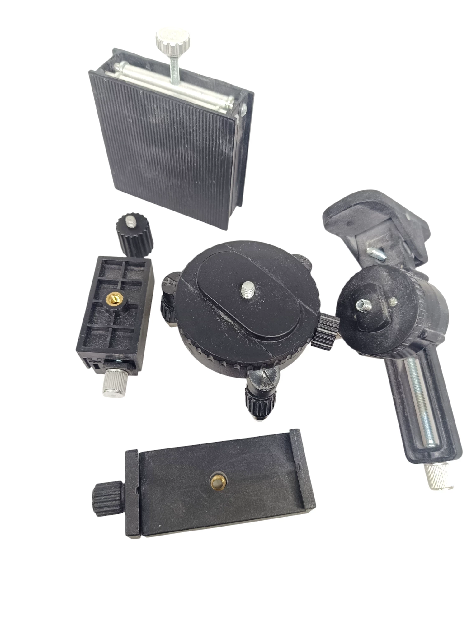 poziomica-laserowa-tegatok-12v4h-maksymalny-zasieg-pracy-25