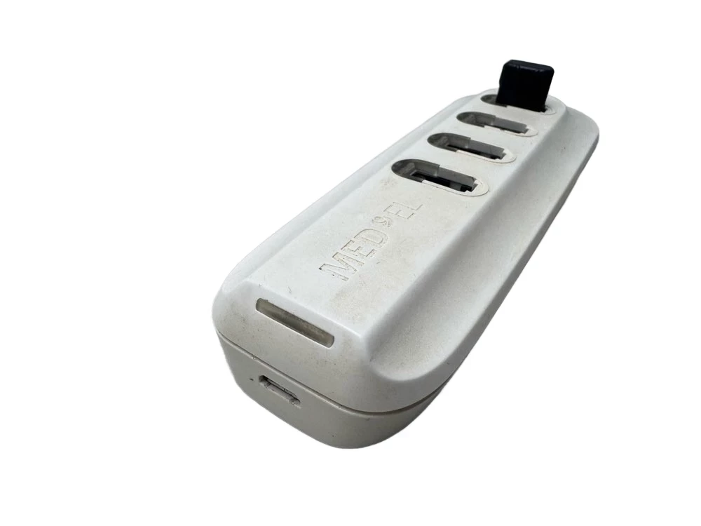 ladowarka-do-akumulatorow-med-el-ma090109-2x-akumultor-stan-11323-253806