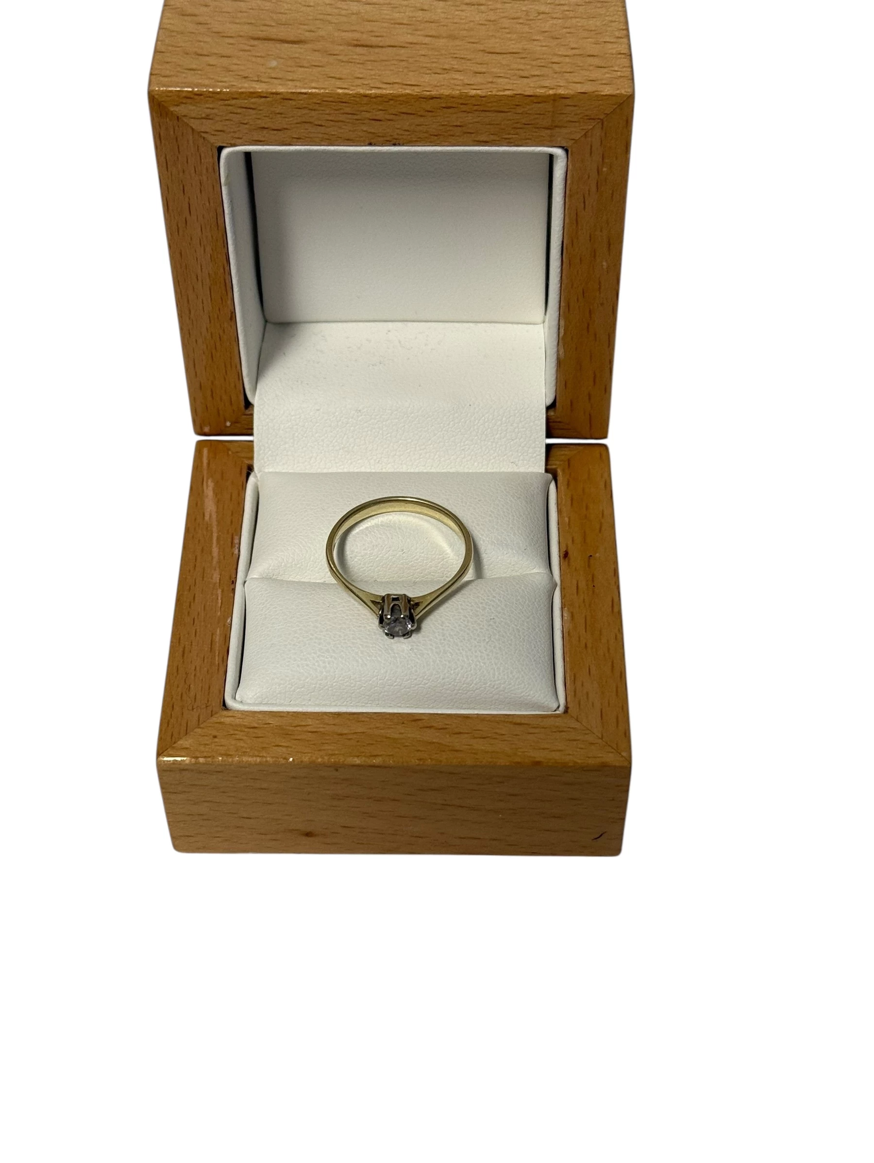 piekny-zloty-pierscionek-p585-material-15835-2