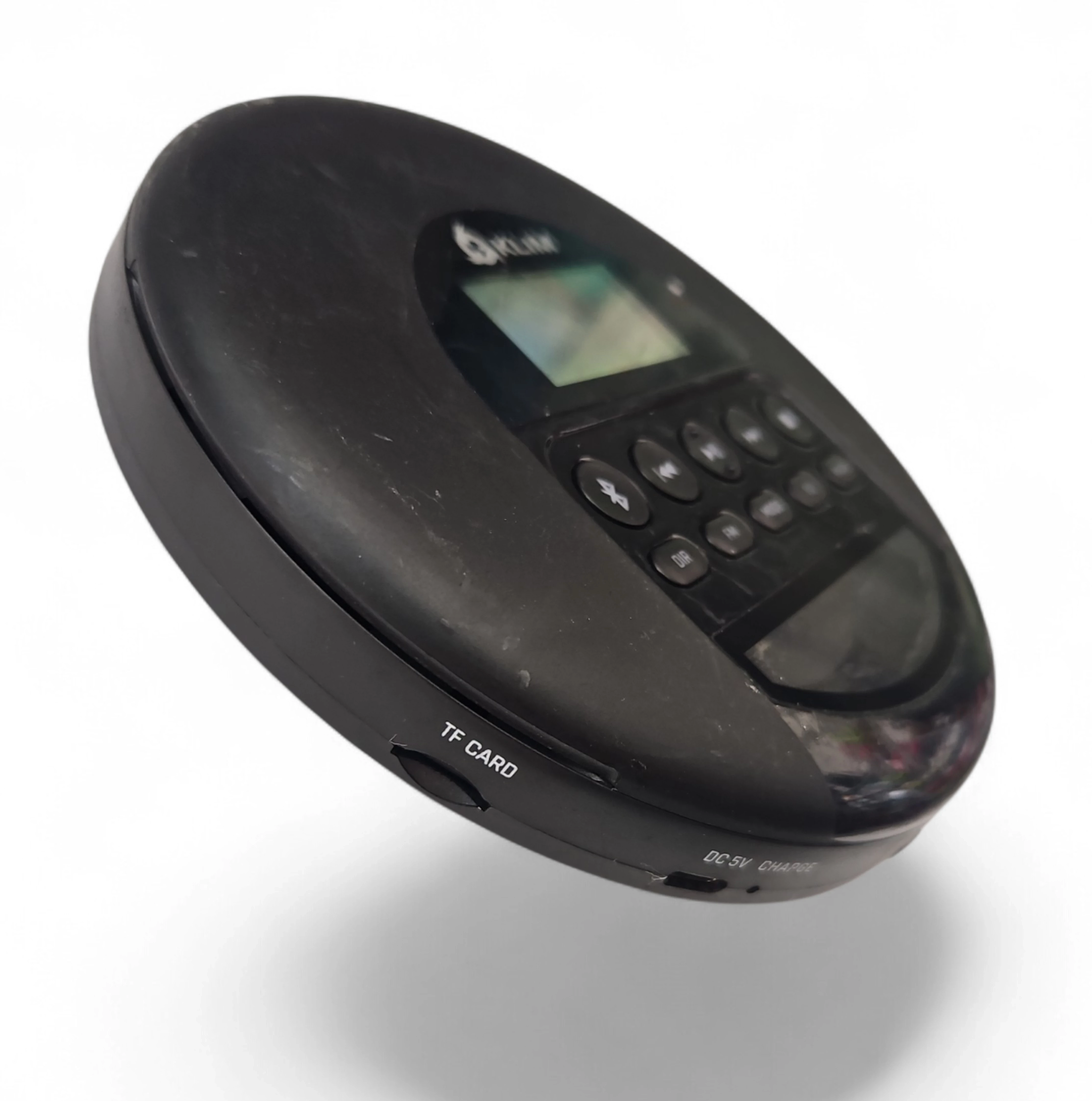 discman-przenosny-odtwarzacz-cd-z-wbudowana-bateria-sluchawki-klim-model-nomada-klim