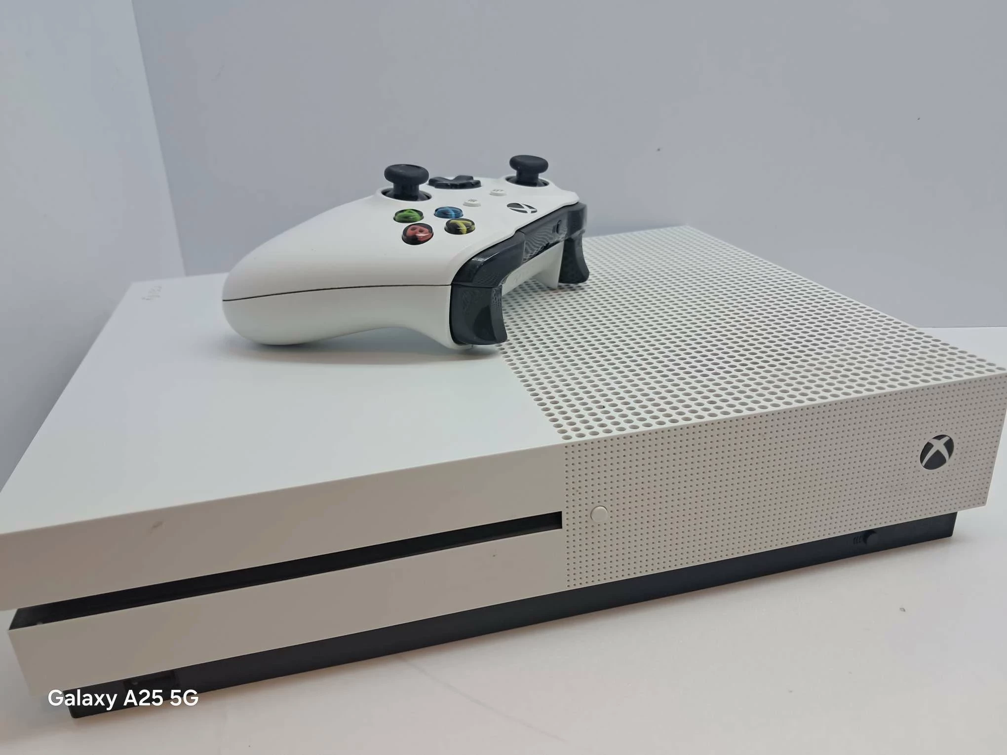 konsola-xbox-one-s-1681-pad-kabel-zasilajacy-liczba-kontrolerow-w-zestawie-205994-225550