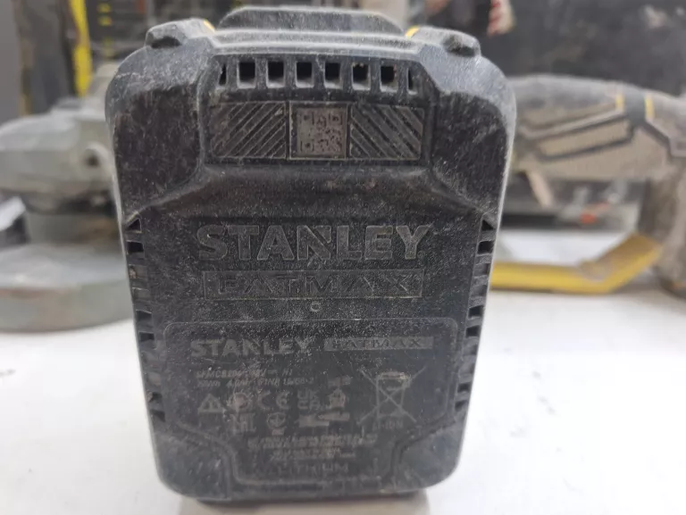 szlifierka-stanley-sfmcg400-zestaw-dwie-baterie-ladowarka-walizka-stan-11323-2