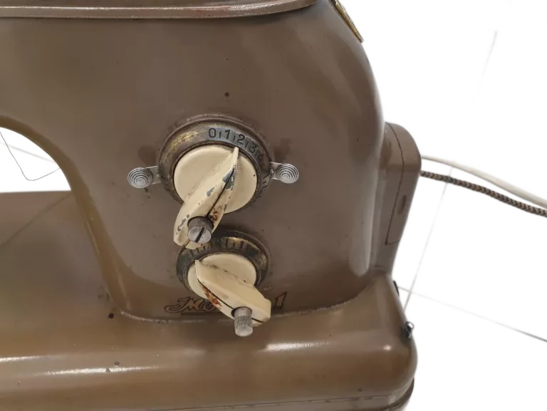 maszyna-do-szycia-tula-model-7-gen-charlesa-de-gaullea-69-zabrze