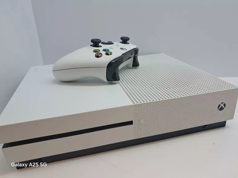 konsola-xbox-one-s-1681-pad-kabel-zasilajacy-liczba-kontrolerow-w-zestawie-205994-225550