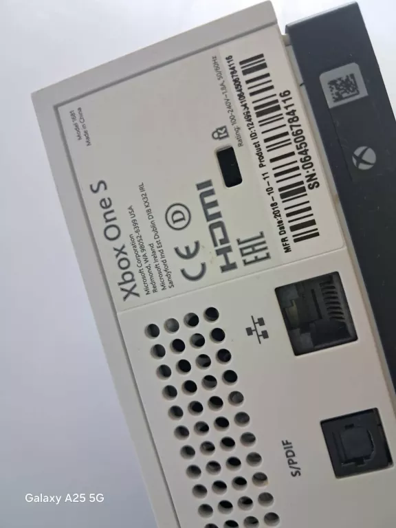 konsola-xbox-one-s-1681-pad-kabel-zasilajacy-kod-producenta-54678