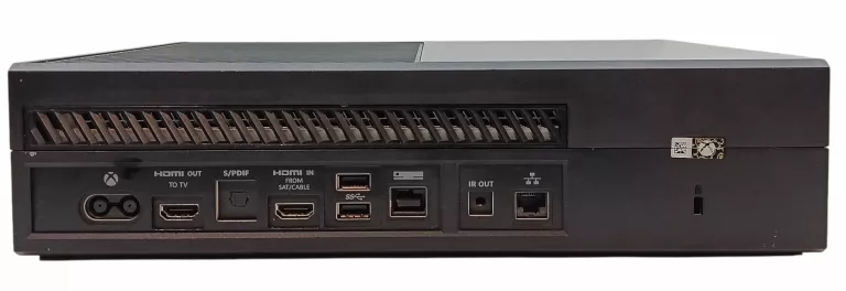 konsola-xbox-one-1540-2-pady2-gry-gry-w-zestawie-205998-225570