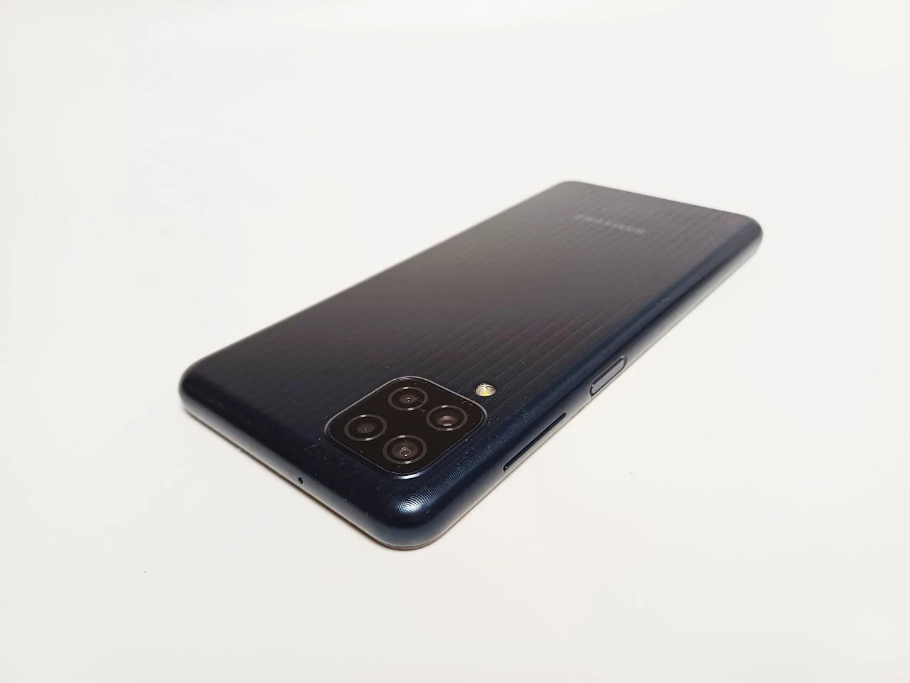 telefon-samsung-m12-464-gb-system-operacyjny-4388-1