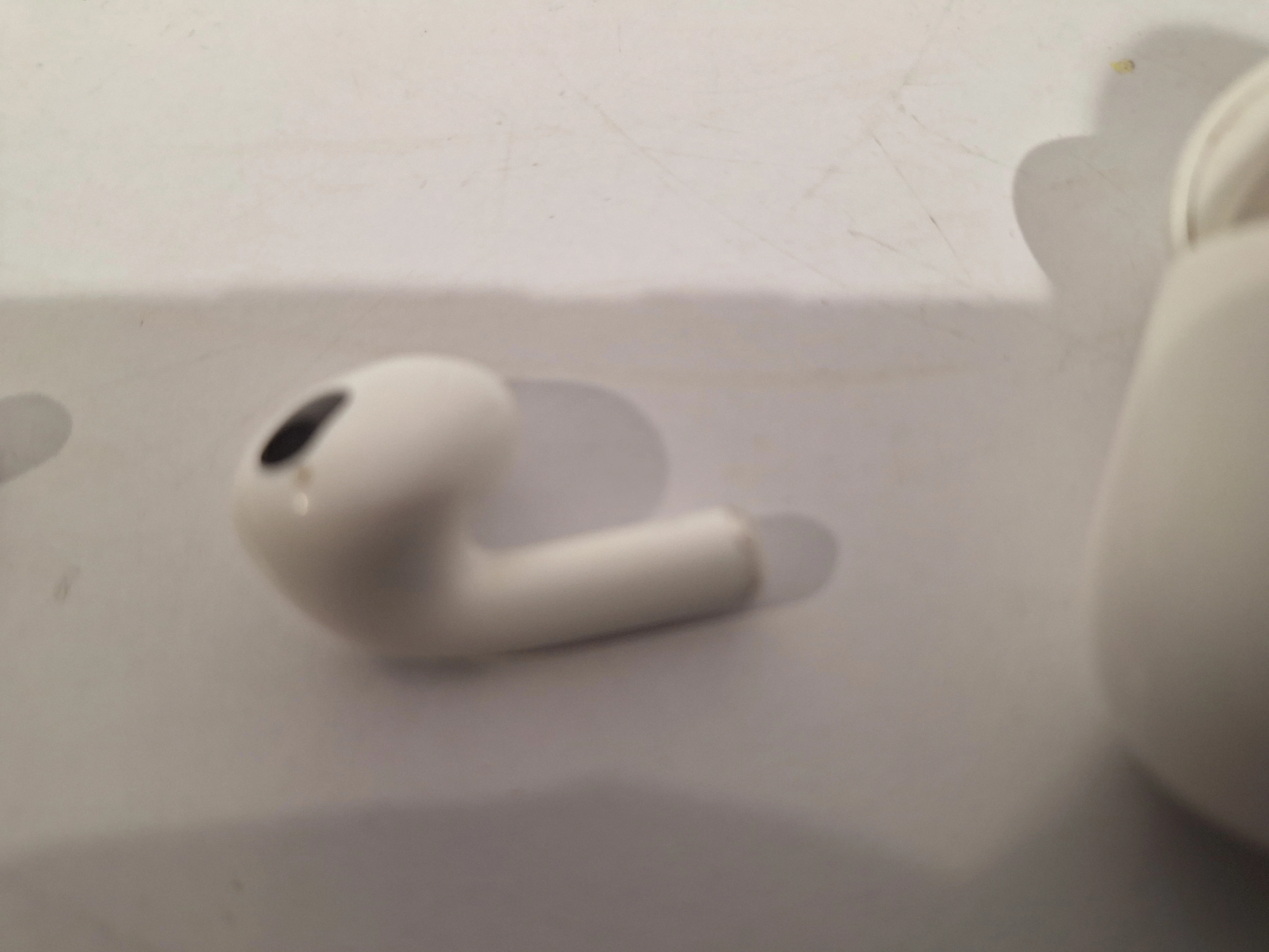 sluchawki-apple-airpods-3gen-a2566-stan-11323-2