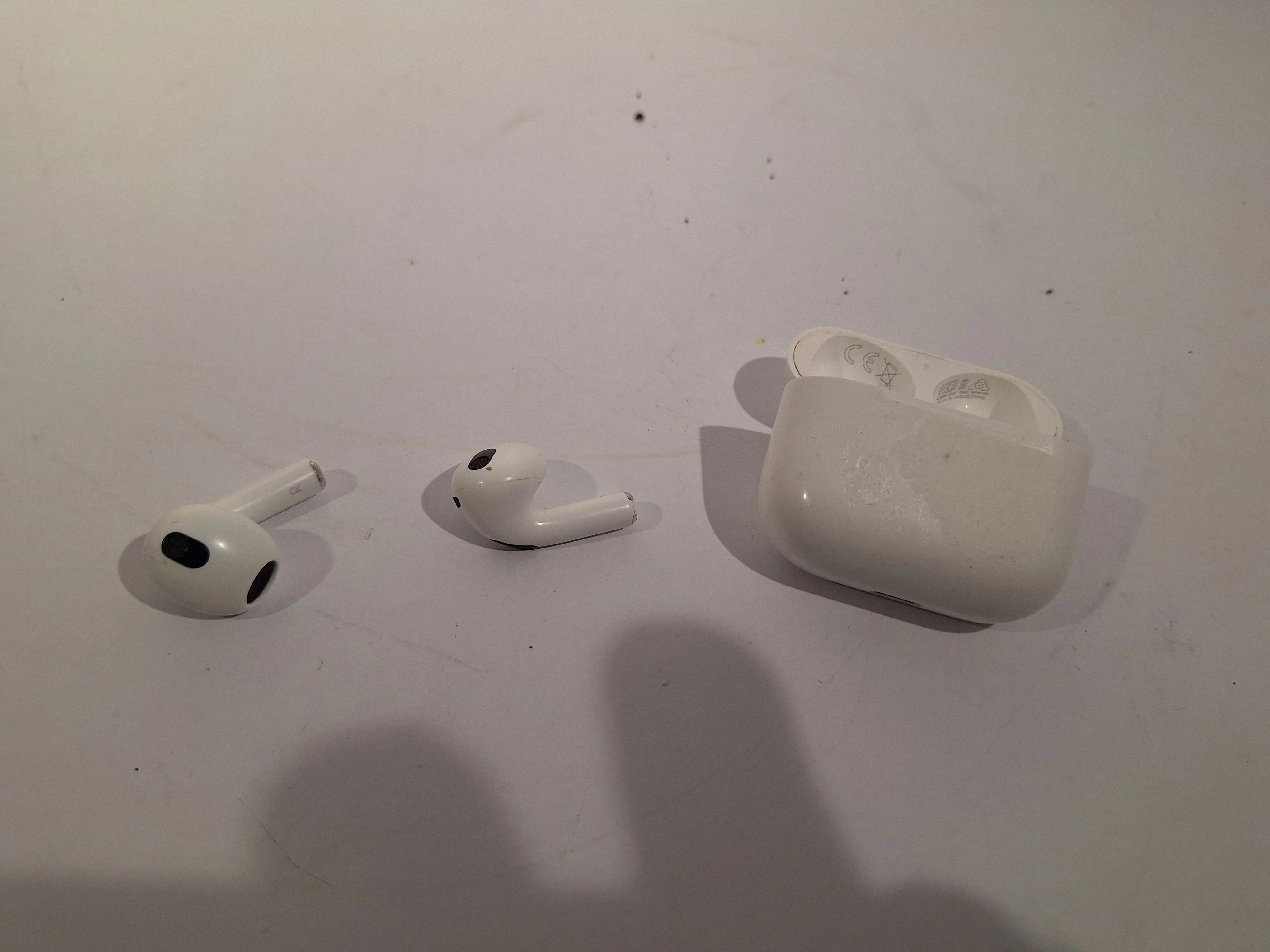 sluchawki-apple-airpods-3gen-a2566-janowicza-3-olsztyn