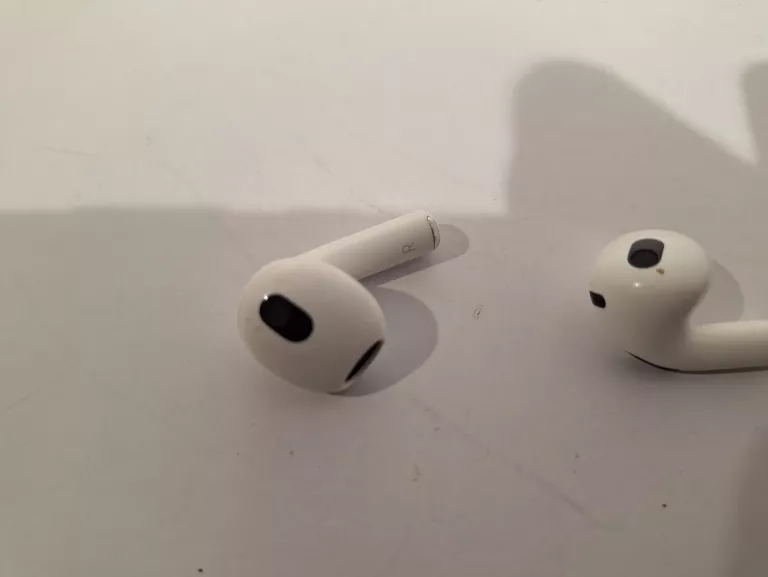sluchawki-apple-airpods-3gen-a2566-model-250439-1920049